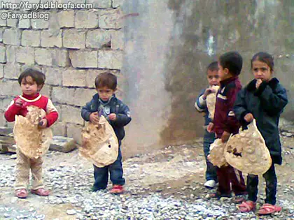 ای دستهای شرقی از شرم نان کبود بسیارتان سلام درود ابریست خانه ام