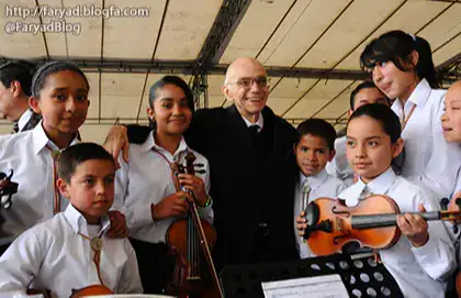 آنتونیو آبرئو و کودکان تهیدست در السیستما آنتونیو آبرئو السیستما